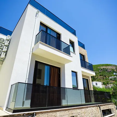 Emili Premium Apartment Qeparo