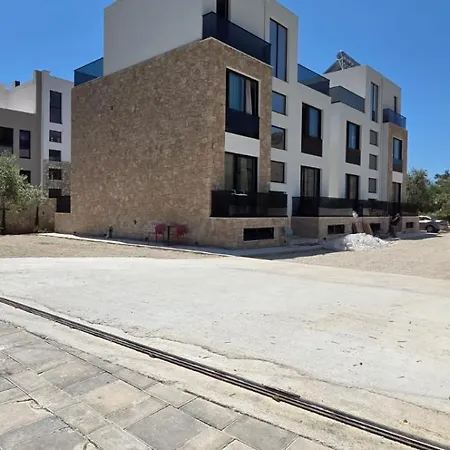 Apartment Emili Premium Qeparo