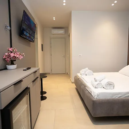 Emili Premium Apartment Qeparo